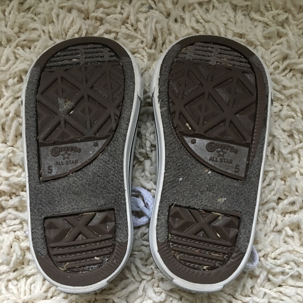 Converse - Picture 2 of 3